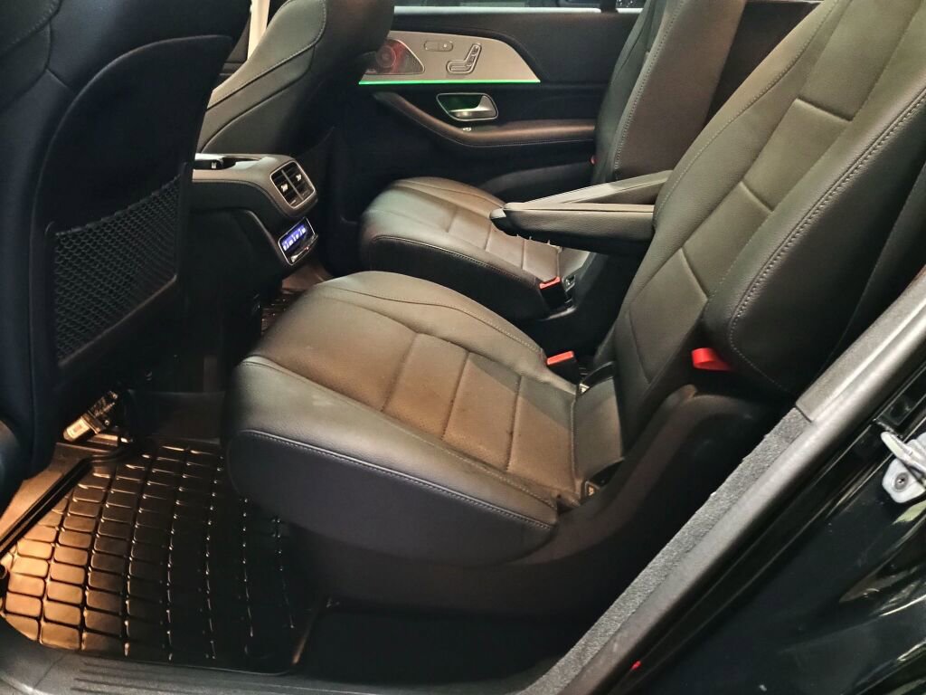 Used 2023 Mercedes-Benz GLS 450 4MATIC image 17