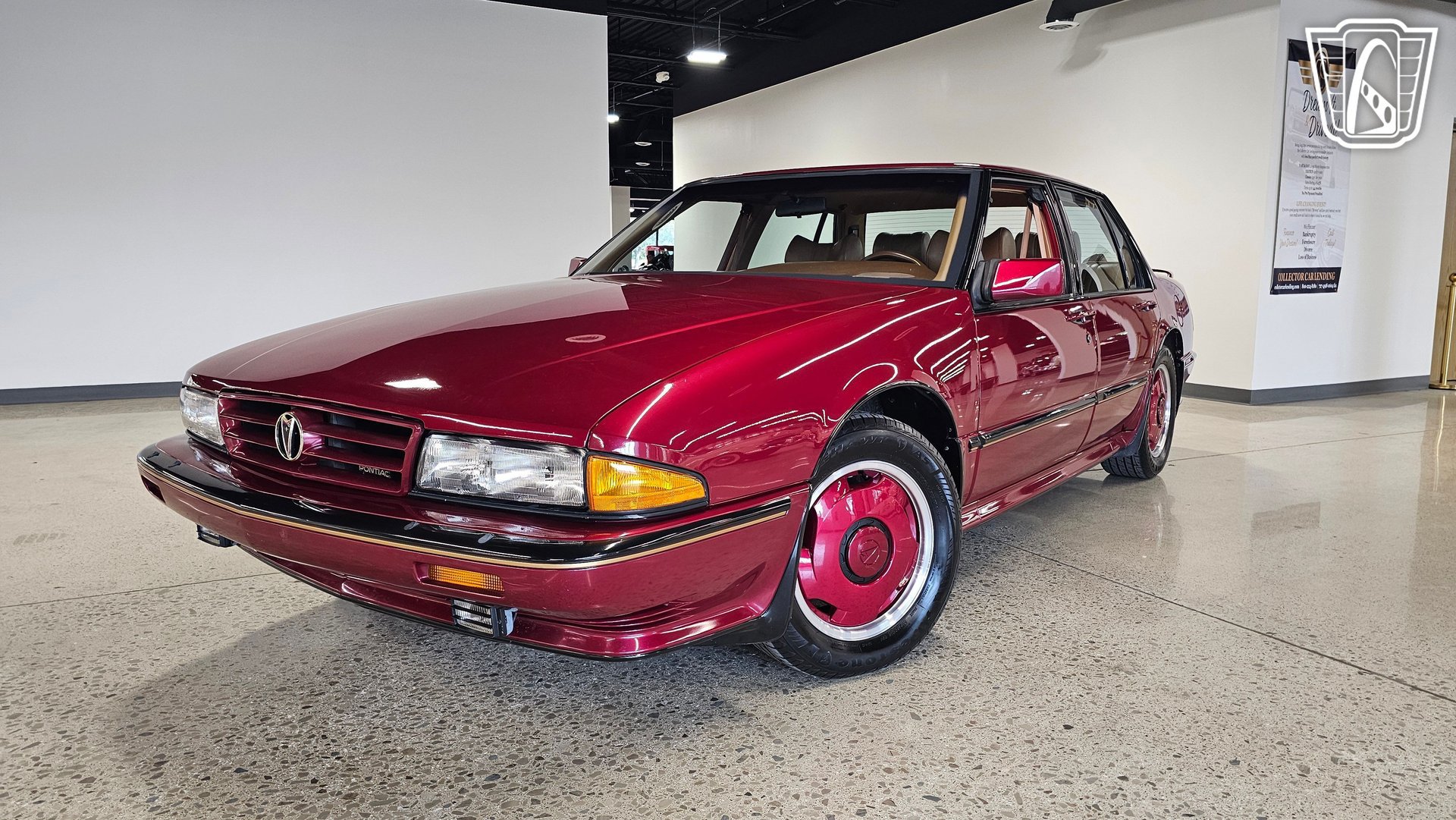 Used 1989 Pontiac Bonneville SSE FWD image 23