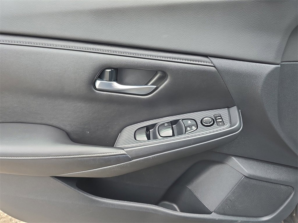 Used 2021 Nissan Sentra SV image 12