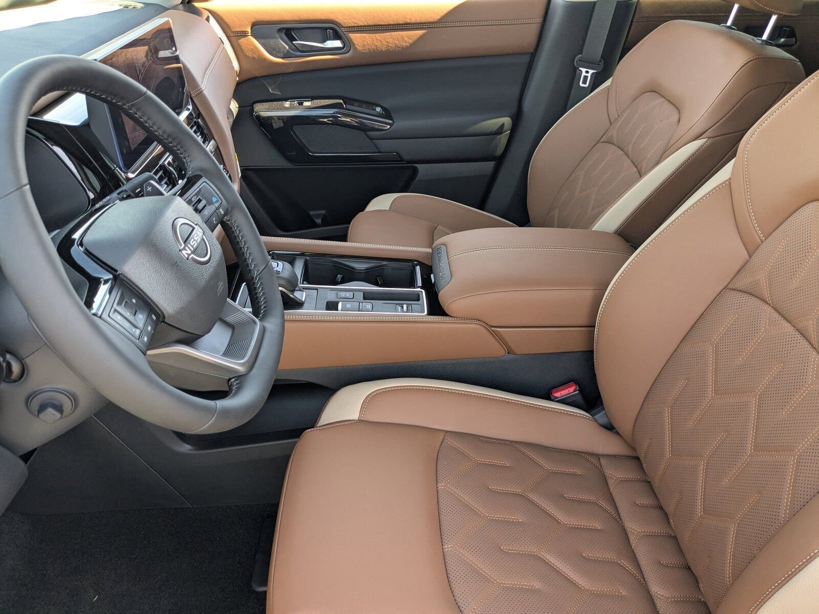 New 2026 Nissan Pathfinder Platinum FWD image 11