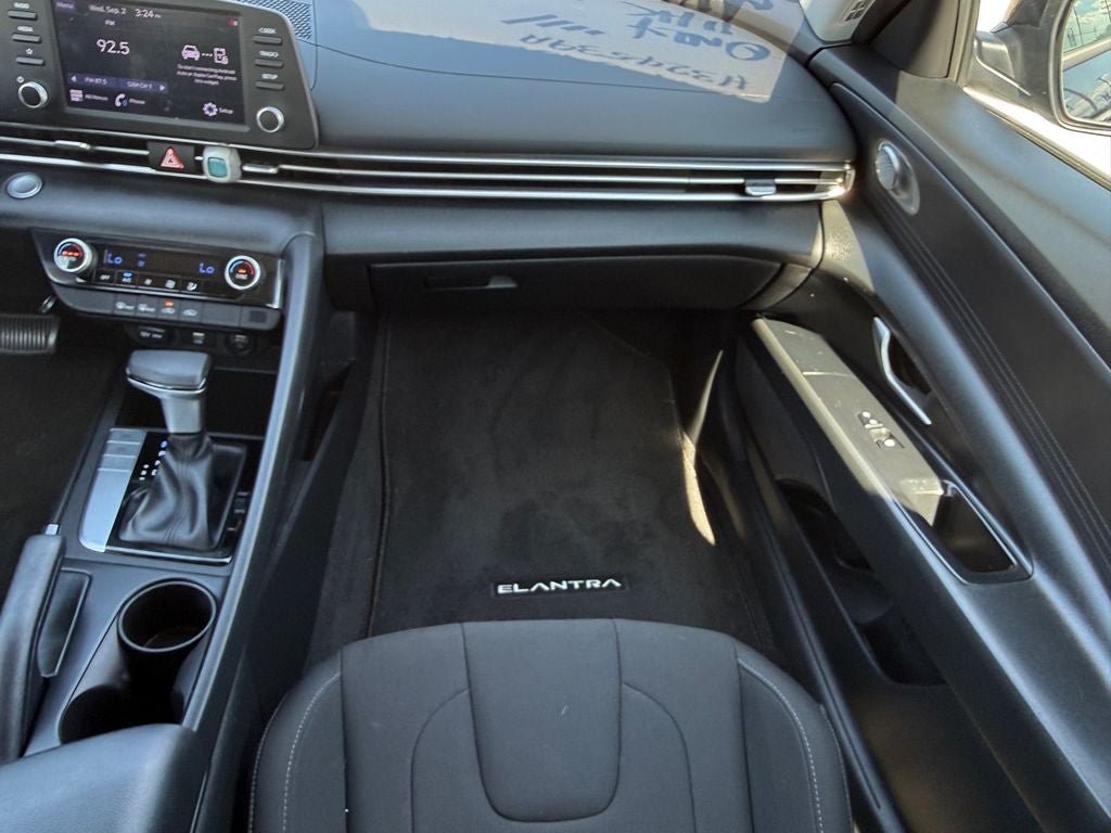 Used 2022 Hyundai Elantra SEL FWD image 15