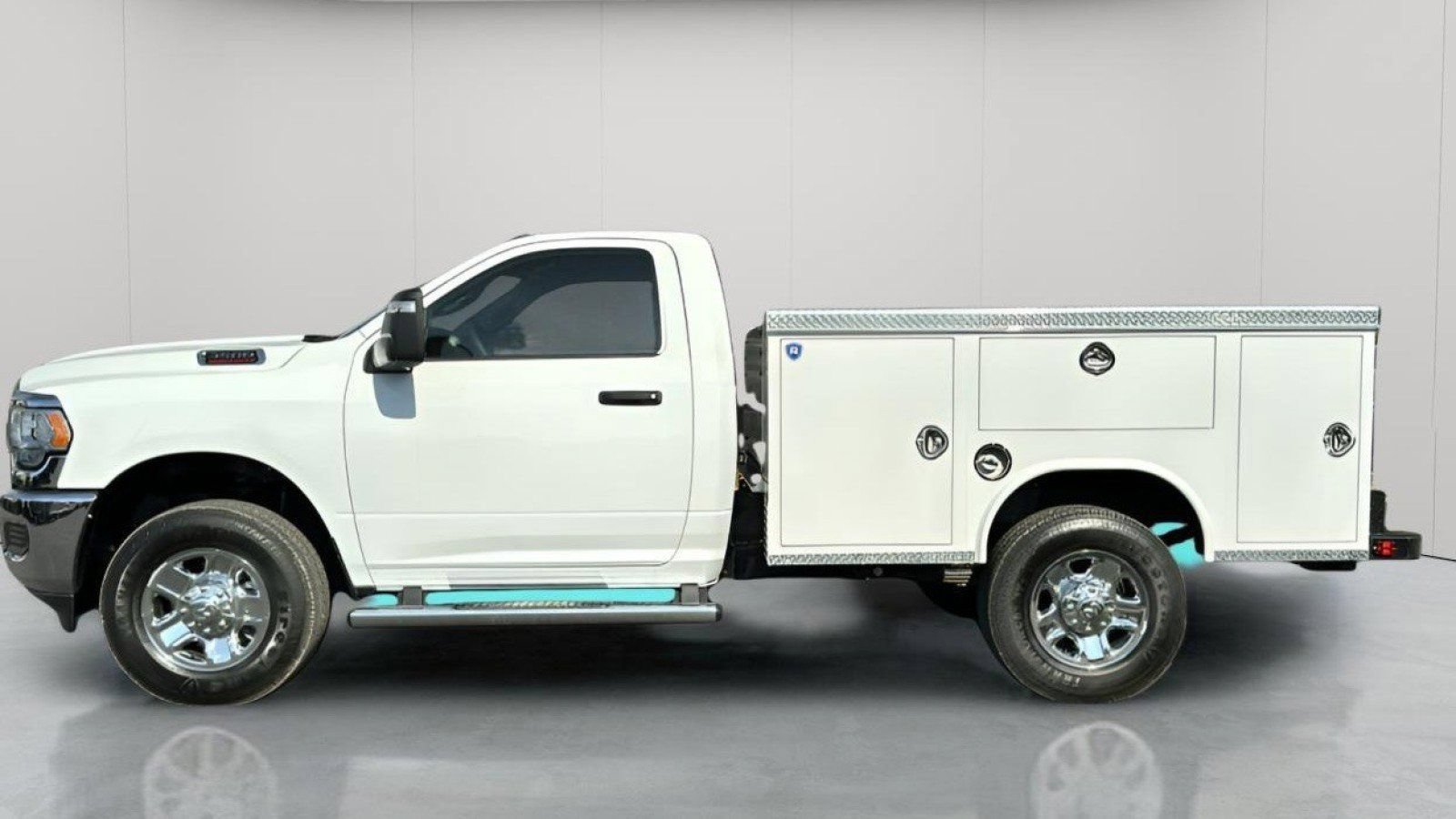 New 2024 RAM 3500 Tradesman w/ Chrome Appearance Group AWD/4WD image 7