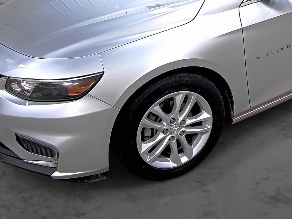 Used 2017 Chevrolet Malibu LT FWD image 7