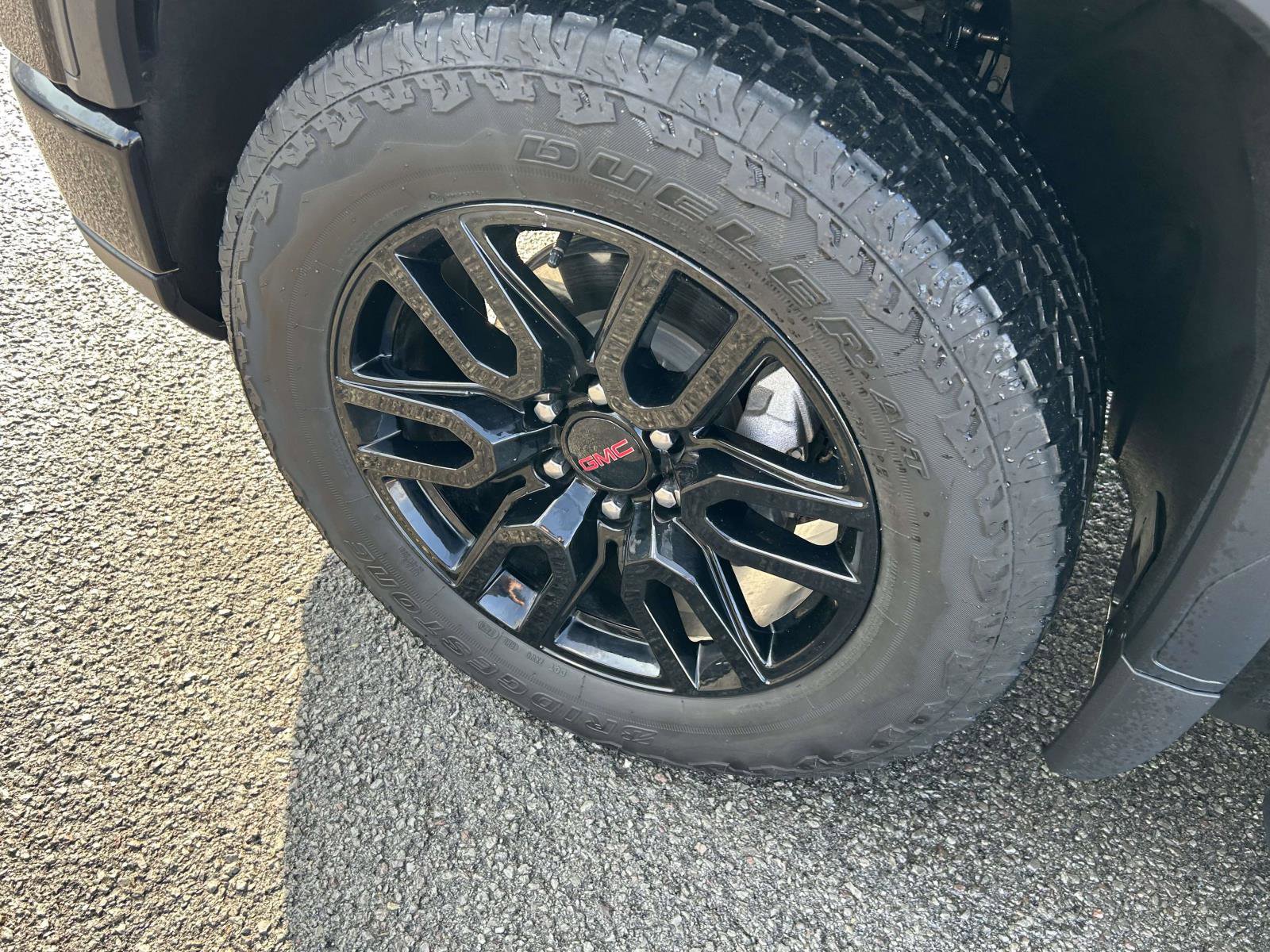 Used 2024 GMC Sierra 1500 Elevation w/ Elevation Premium Package image 9