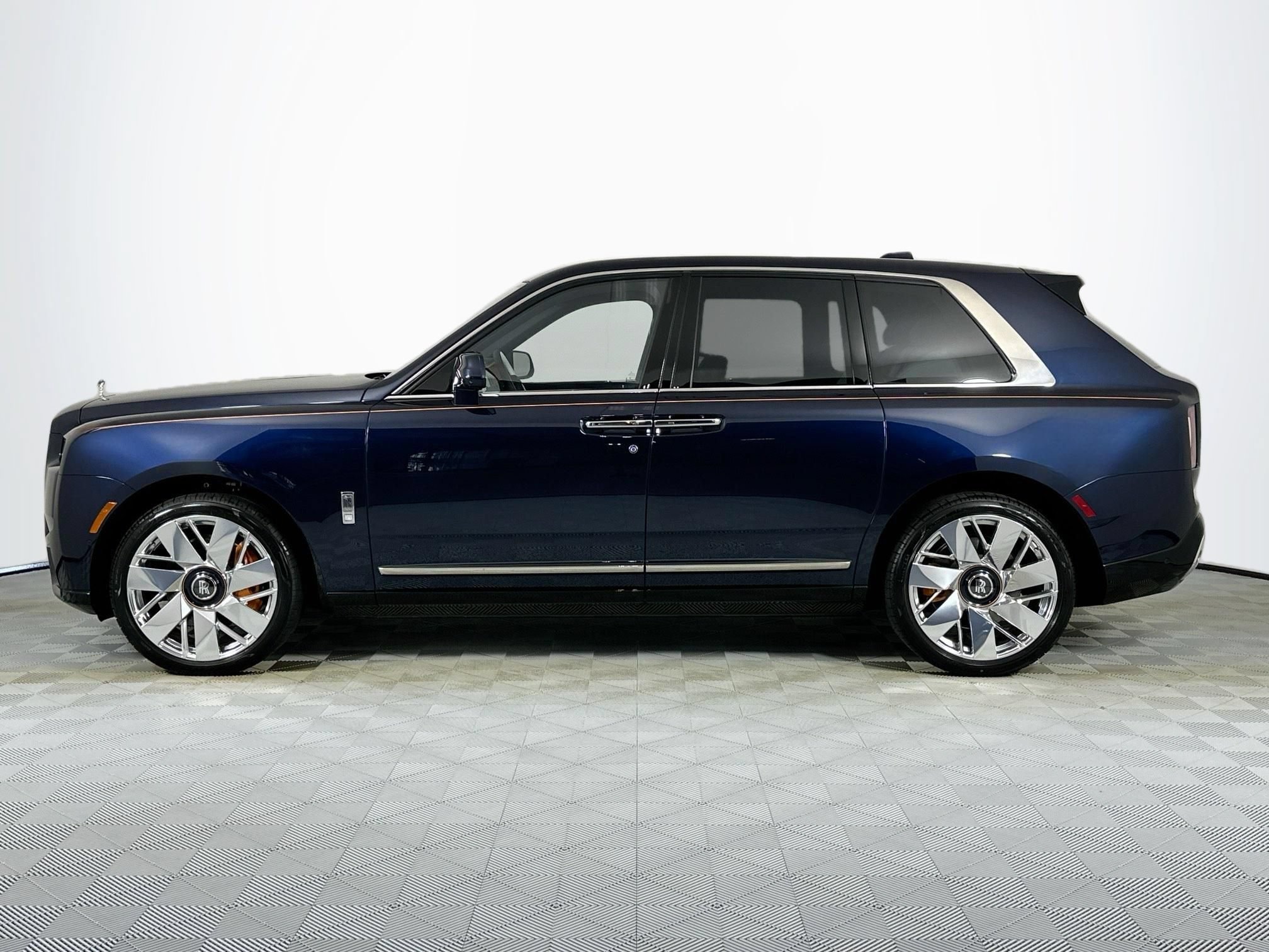 New 2027 Rolls-Royce Cullinan AWD/4WD image 3