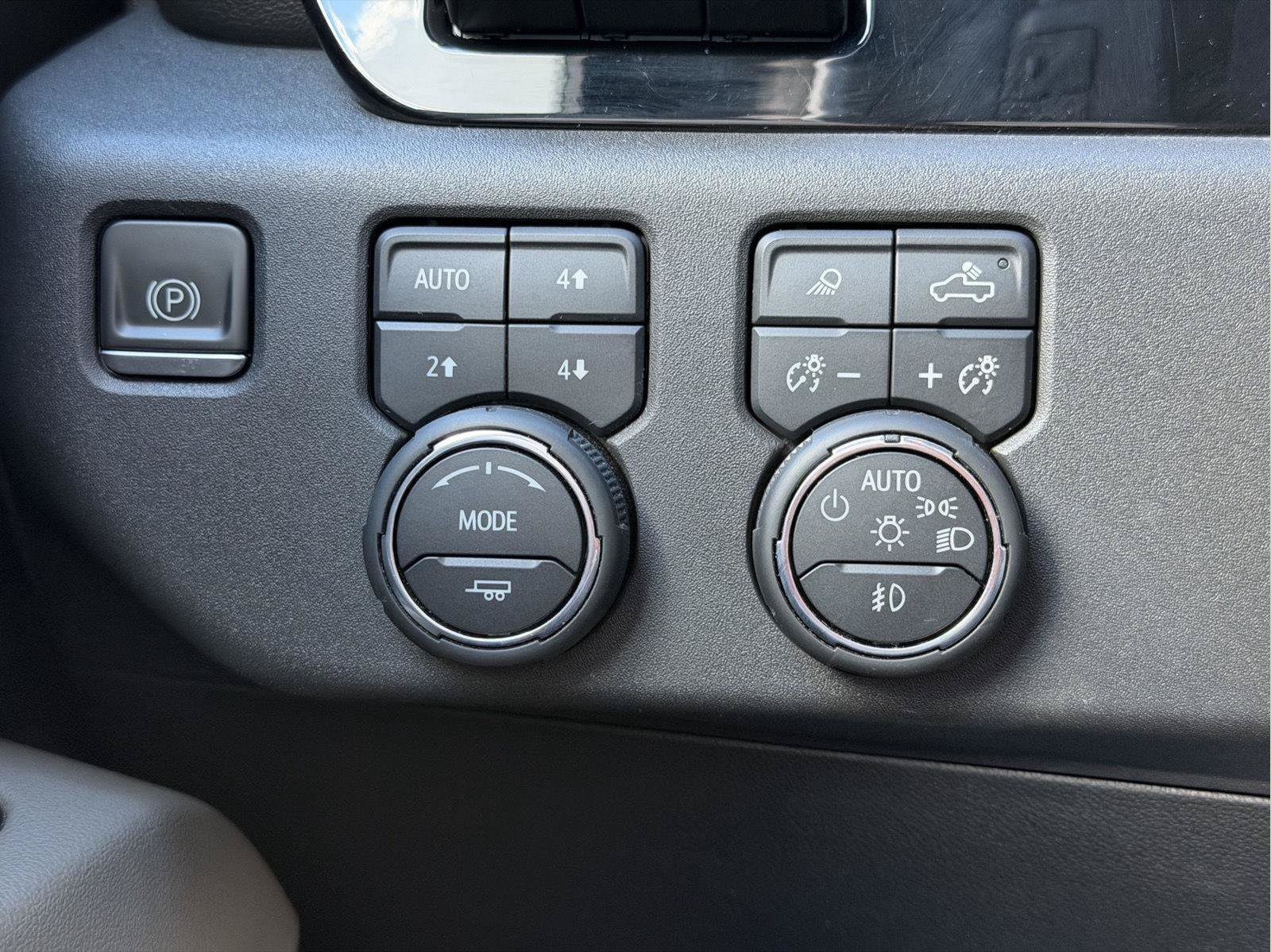 Used 2022 Chevrolet Silverado 1500 ZR2 w/ Technology Package AWD/4WD image 51