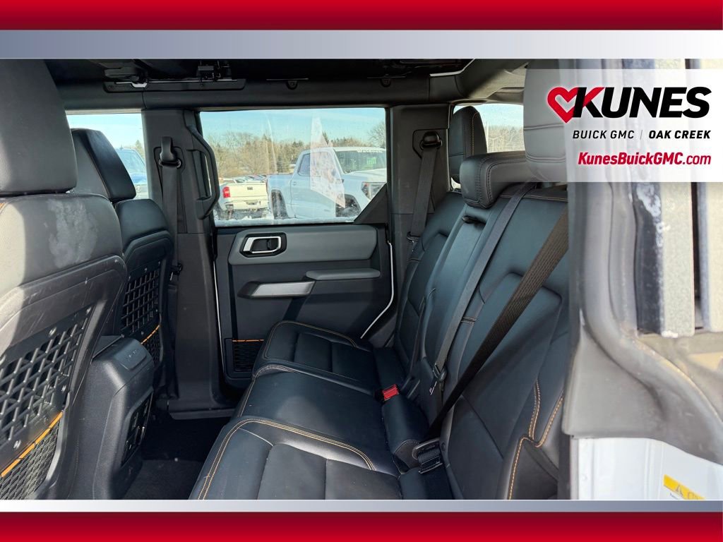 Used 2023 Ford Bronco Badlands w/ Sasquatch Package image 6