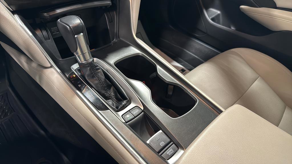 Used 2018 Honda Accord Touring image 28