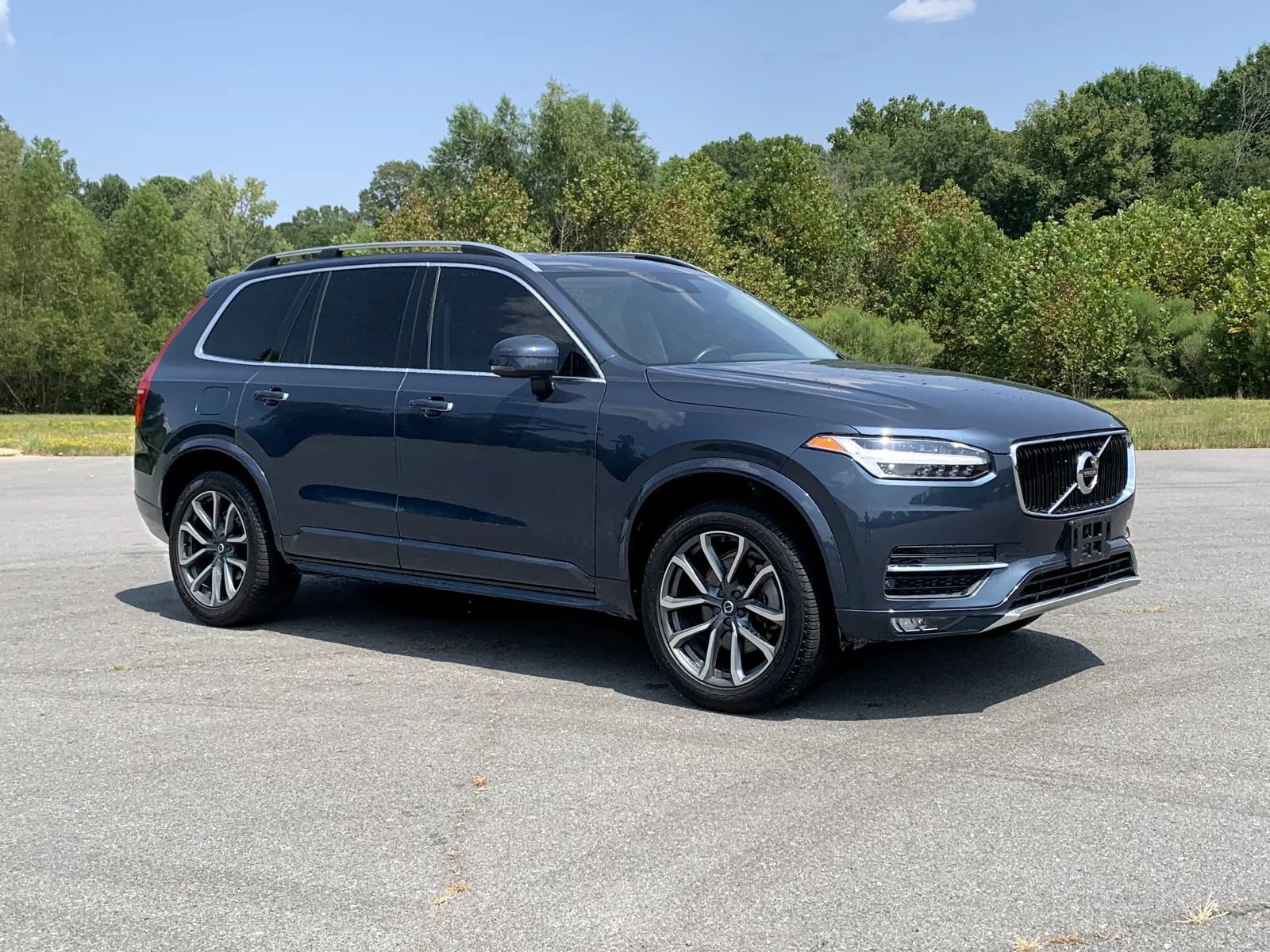 Used 2019 Volvo XC90 T5 Momentum w/ Protection Package Premier AWD/4WD image 1
