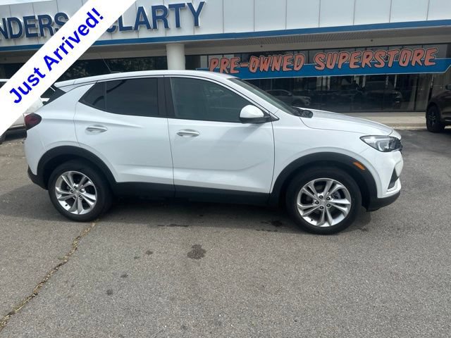 Used 2022 Buick Encore GX Preferred w/ Cold Weather Comfort Package FWD image 2