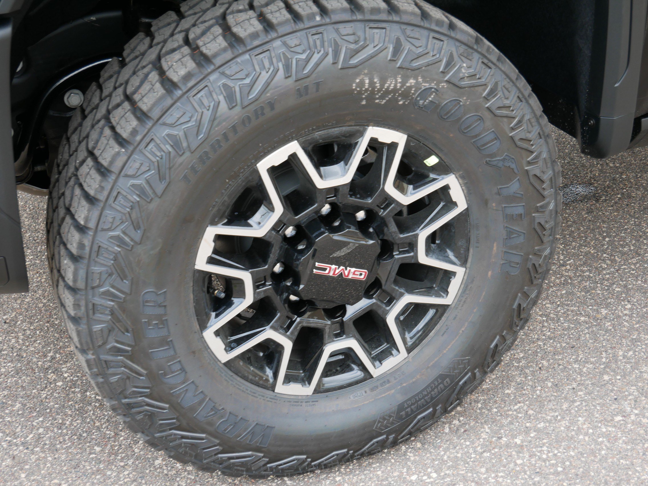 New 2026 GMC Sierra 2500 AT4X AWD/4WD image 9