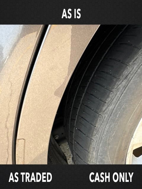 Used 2018 Toyota Camry LE FWD image 17
