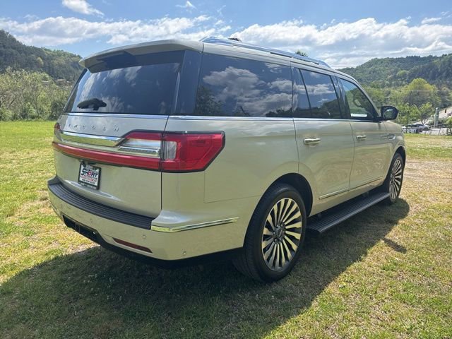 Used 2018 Lincoln Navigator Reserve w/ Technology Package AWD/4WD image 8