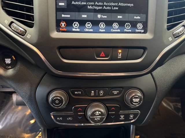 Used 2022 Jeep Cherokee Latitude Lux AWD/4WD image 3