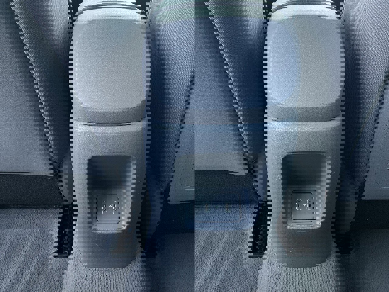 Used 2025 Hyundai Elantra SEL image 18