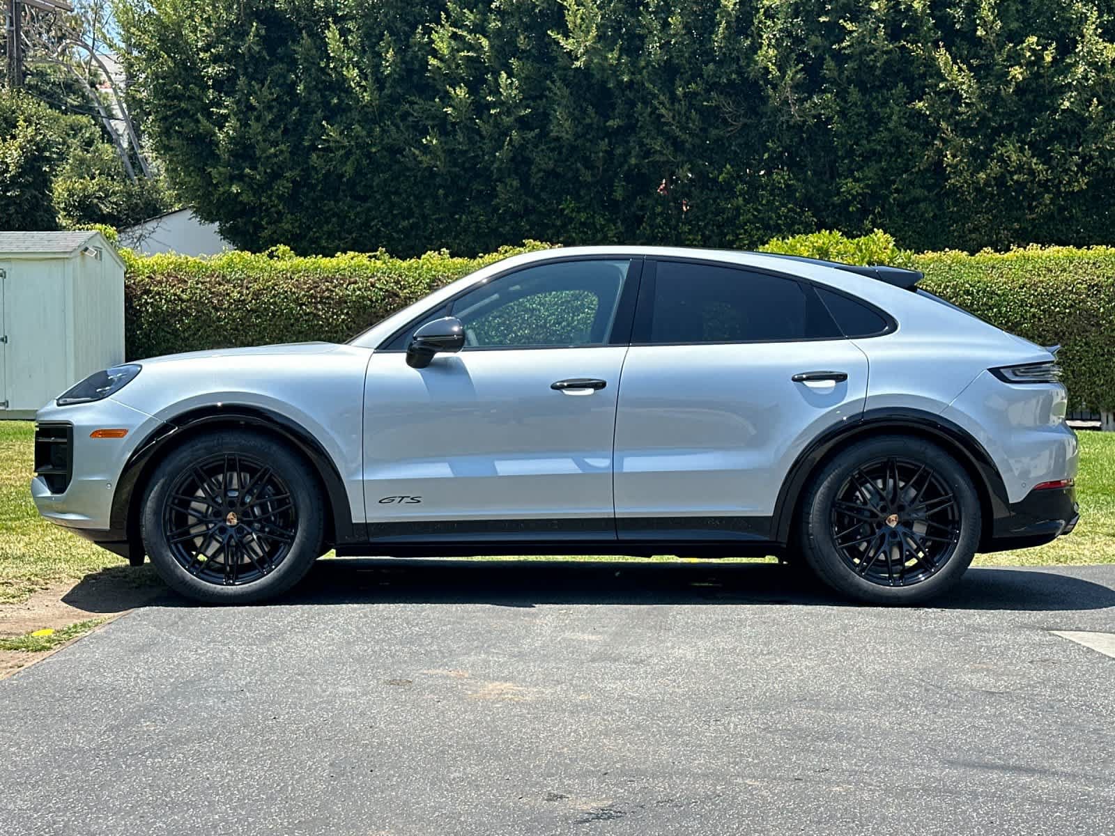 New 2026 Porsche Cayenne GTS AWD/4WD image 2