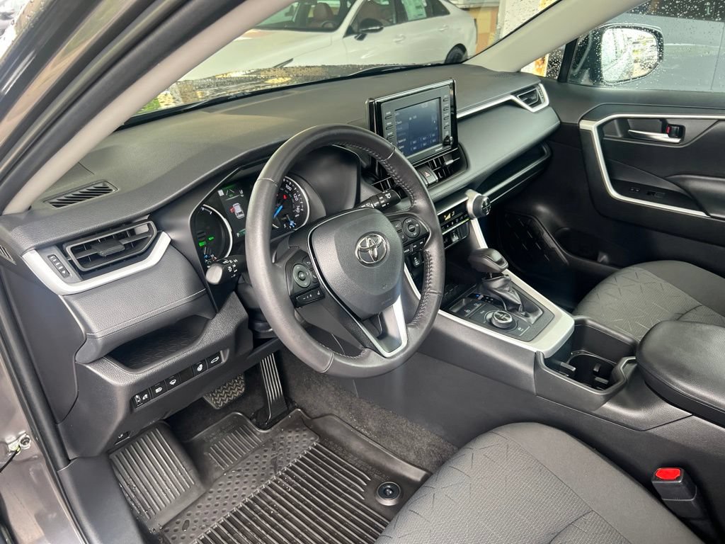 Used 2022 Toyota RAV4 XLE w/ Convenience Package AWD/4WD image 6