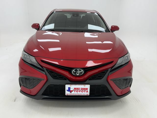 Used 2024 Toyota Camry SE w/ Convenience Package FWD image 3