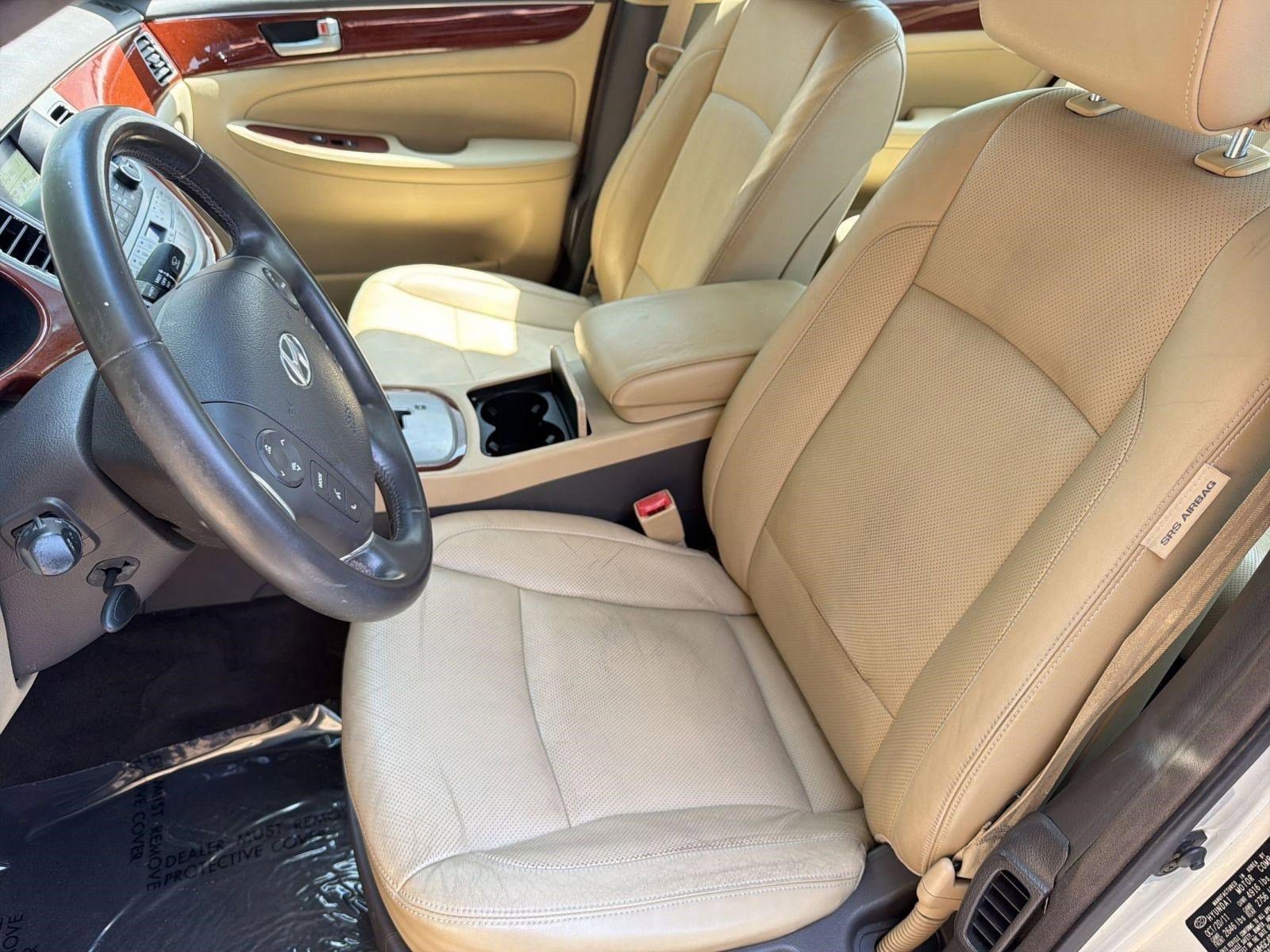Used 2012 Hyundai Genesis 3.8 RWD image 5