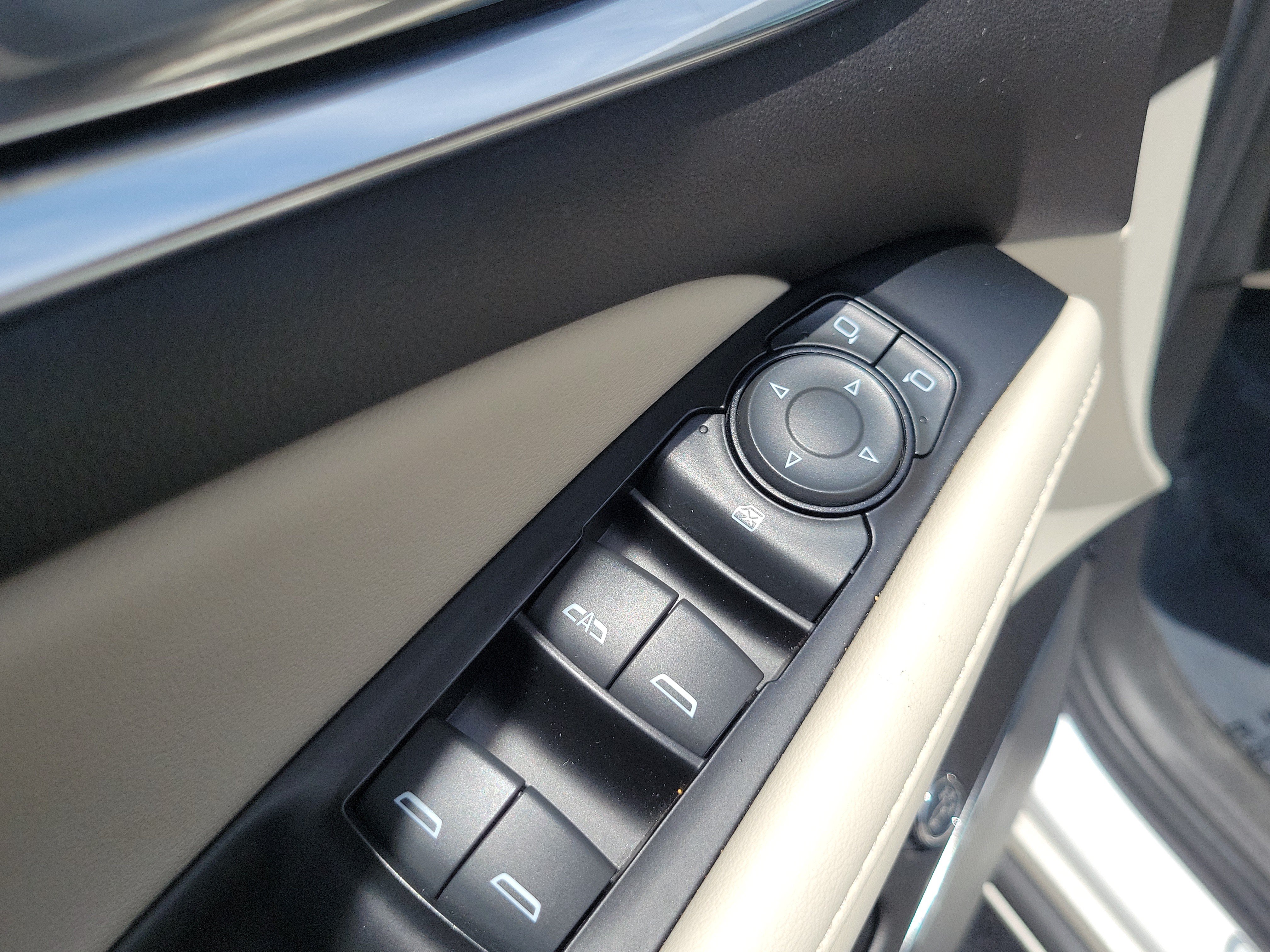 Used 2022 Buick Enclave Essence FWD image 26