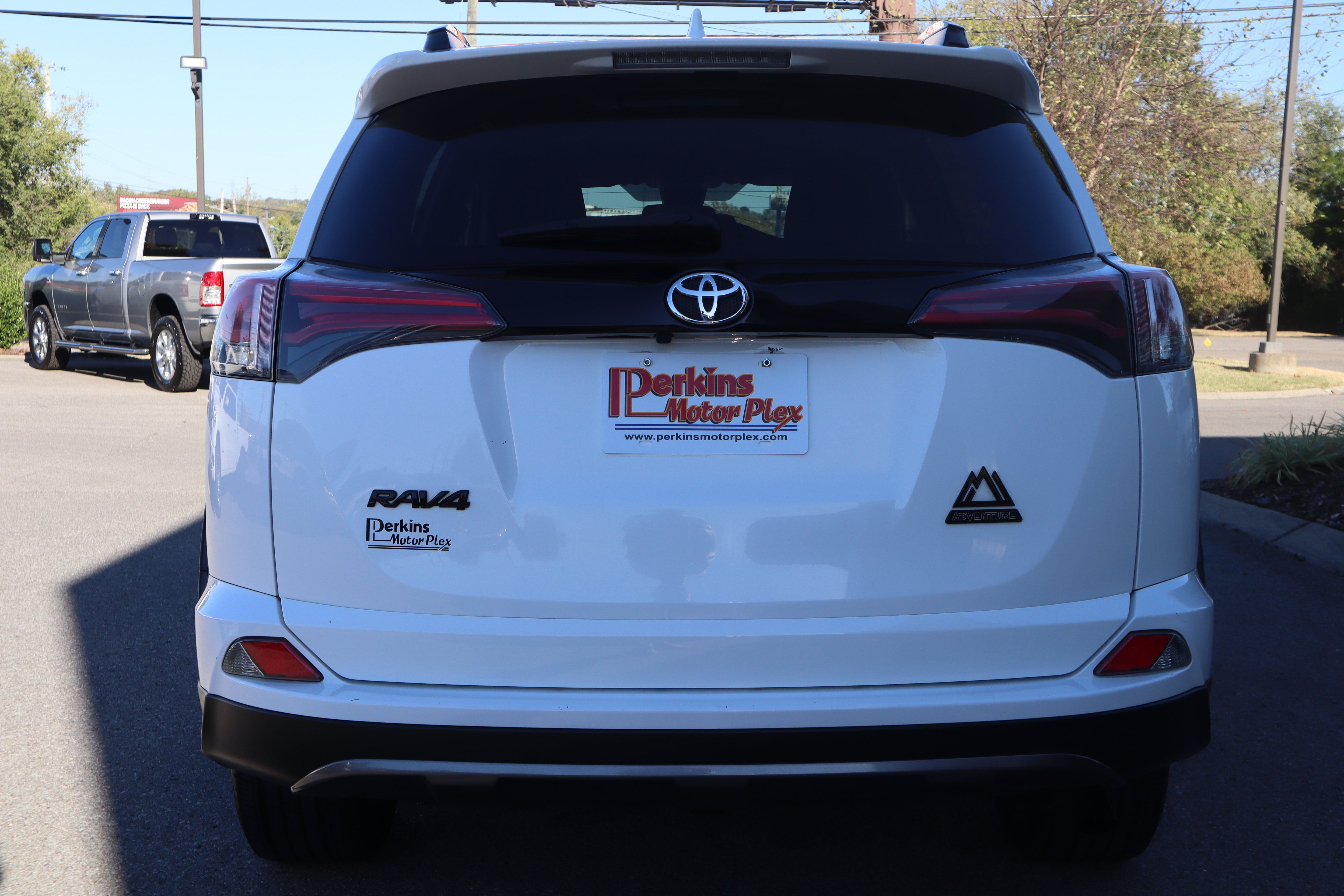 Used 2018 Toyota RAV4 XLE AWD/4WD image 8