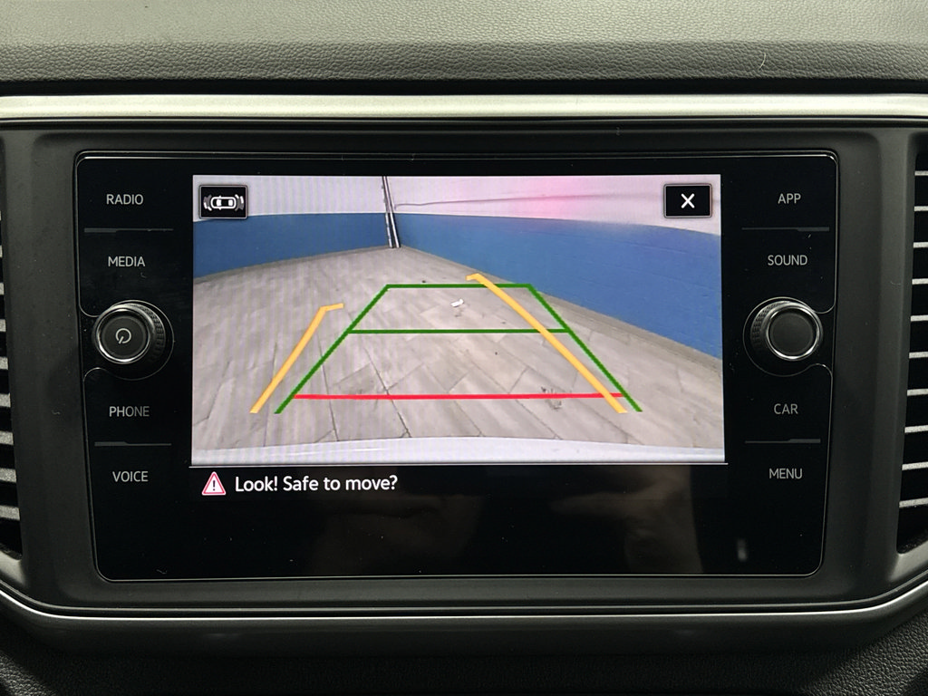 Used 2021 Volkswagen Atlas Cross Sport SE w/ Panoramic Sunroof Package FWD image 10