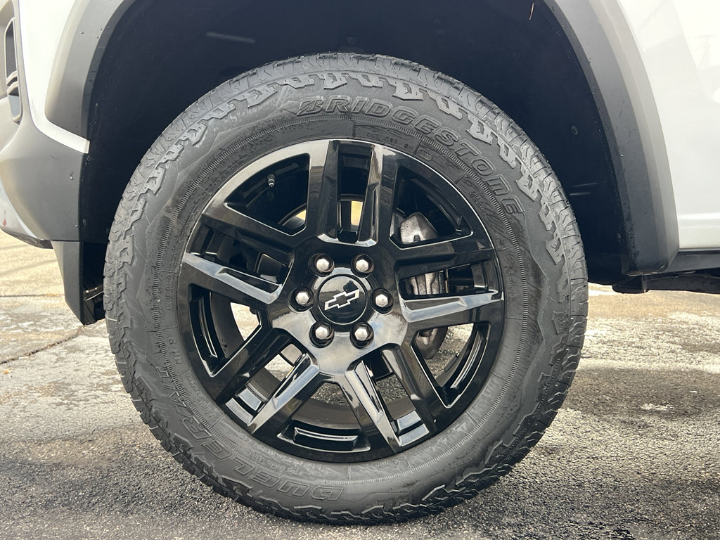 Used 2023 Chevrolet Colorado Trail Boss image 10