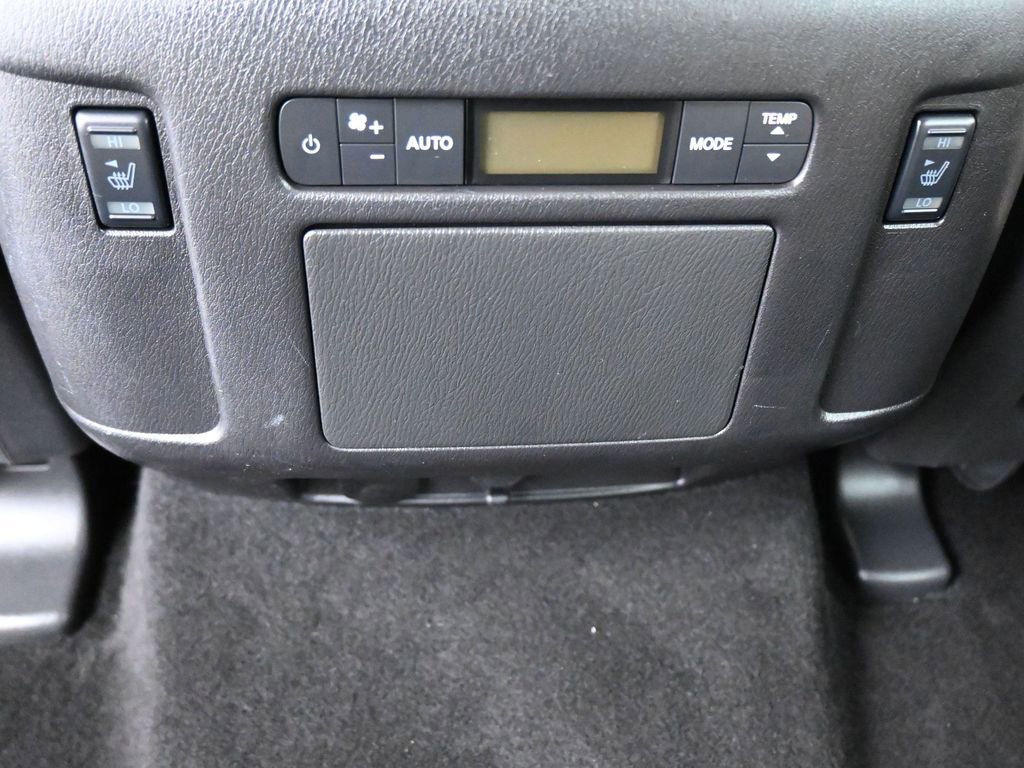 Used 2024 Nissan Armada Platinum w/ Captain's Chairs Package image 20