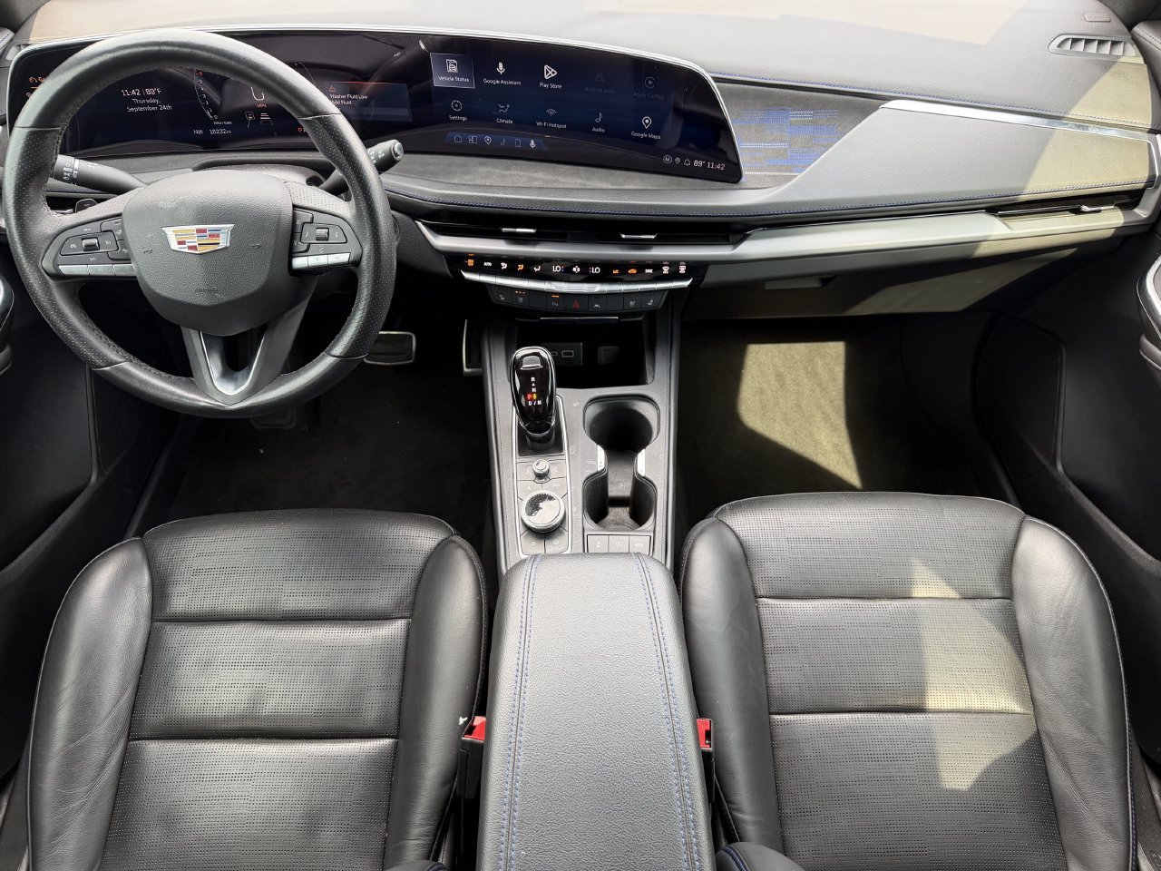 Used 2024 Cadillac XT4 Sport FWD image 10