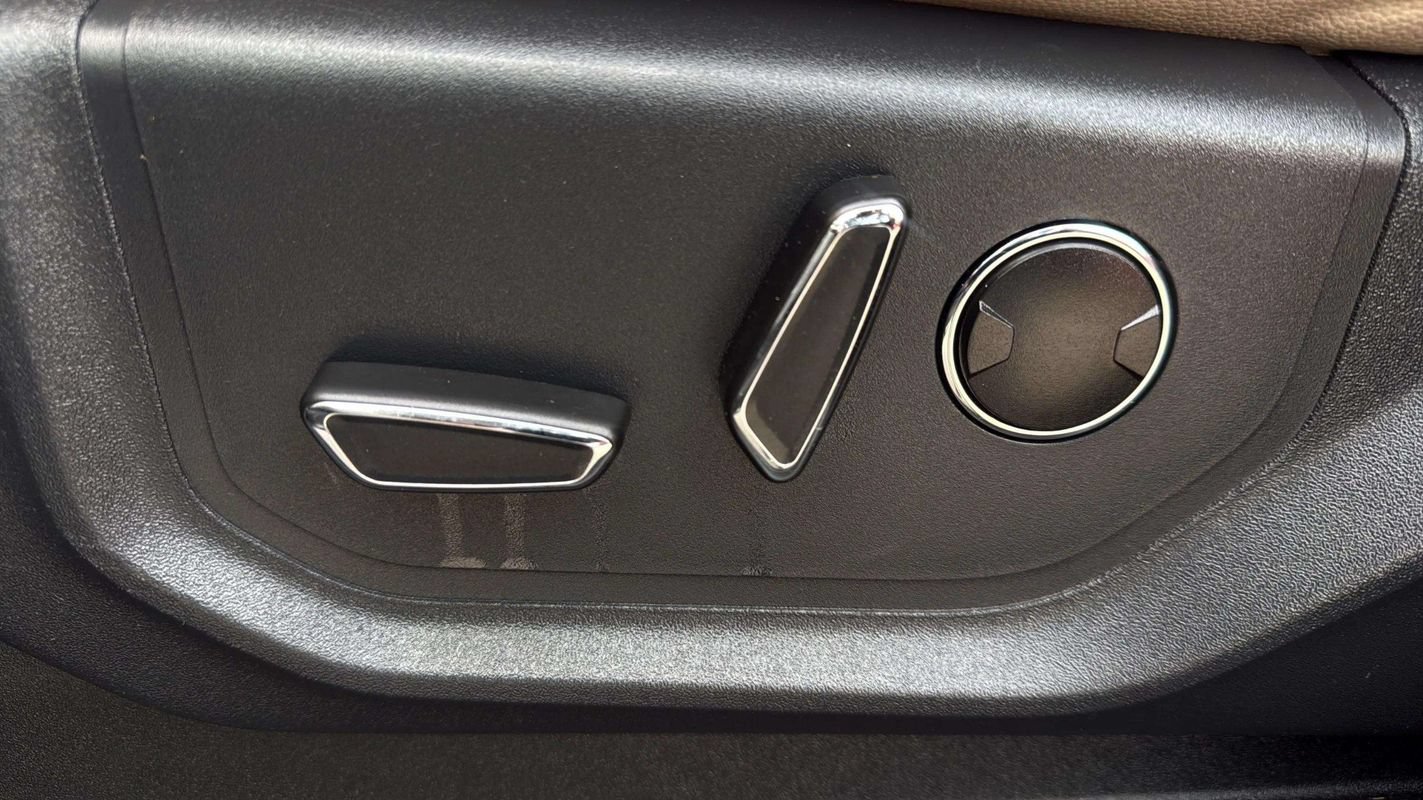 Used 2024 Ford Expedition Limited AWD/4WD image 17