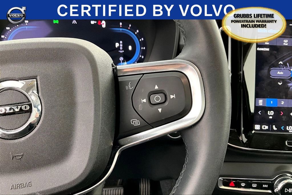 Used 2023 Volvo XC40 B4 Plus w/ Driver Assist Package image 27