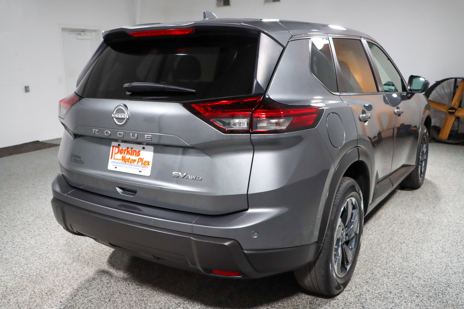 Used 2024 Nissan Rogue SV AWD/4WD image 7