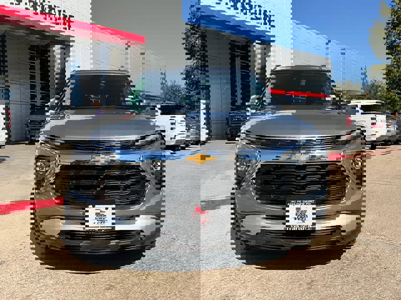 Used 2025 Chevrolet TrailBlazer LT image 4