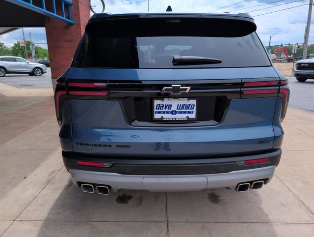 Used 2026 Chevrolet Traverse Z71 w/ LPO, Floor Liner Package AWD/4WD image 6
