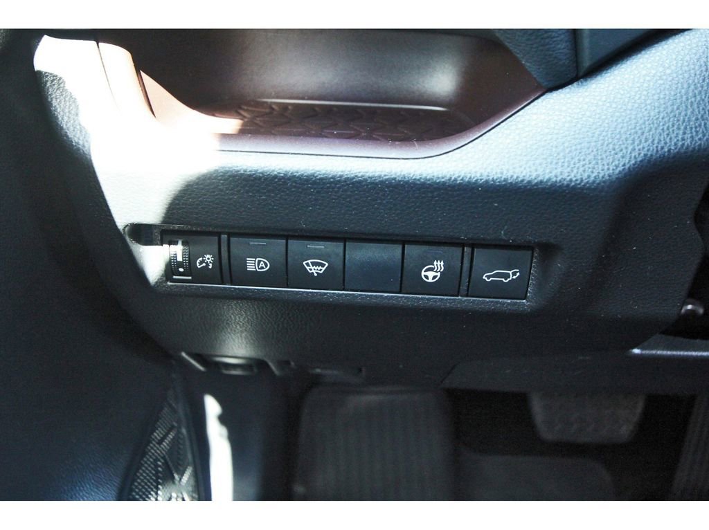 Used 2019 Toyota RAV4 Limited w/ Cold Weather Package image 22