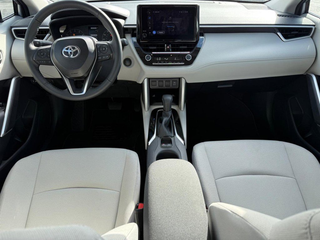 Certified 2025 Toyota Corolla Cross LE image 11