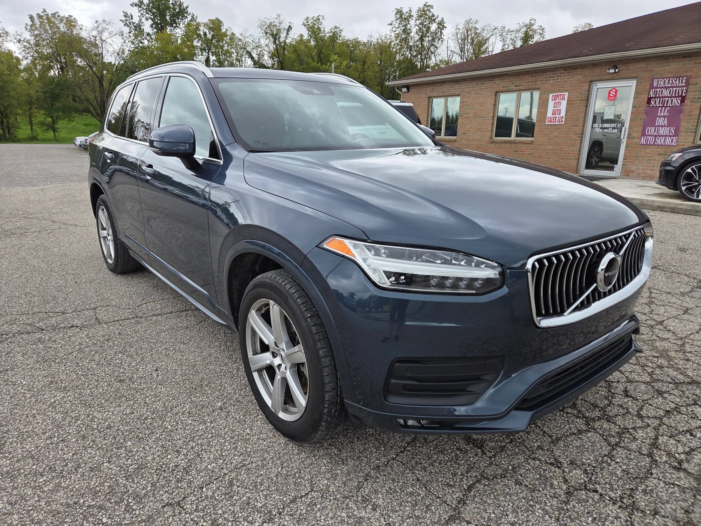 Used 2020 Volvo XC90 T6 Momentum AWD/4WD image 3