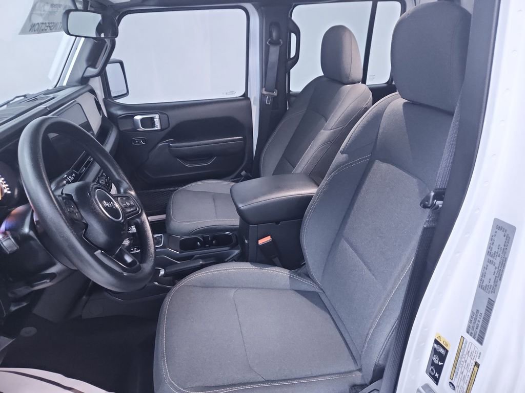 Used 2025 Jeep Gladiator Sport image 11