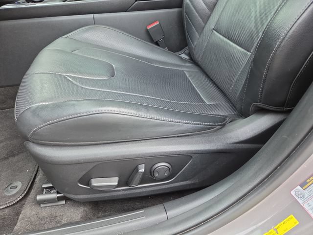 Certified 2022 Hyundai Elantra Limited FWD image 22