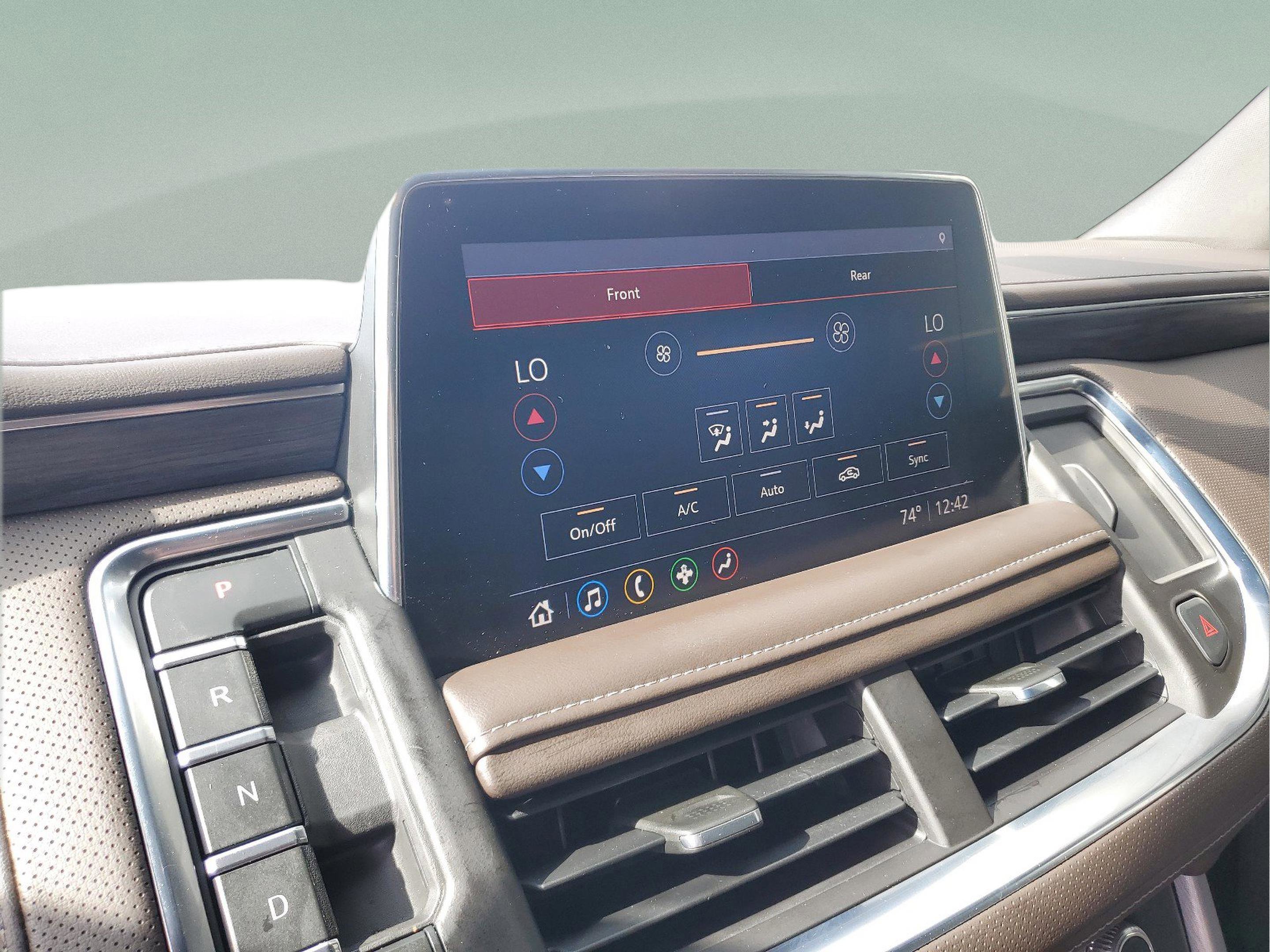 Used 2021 GMC Yukon SLT w/ SLT Premium Package image 22