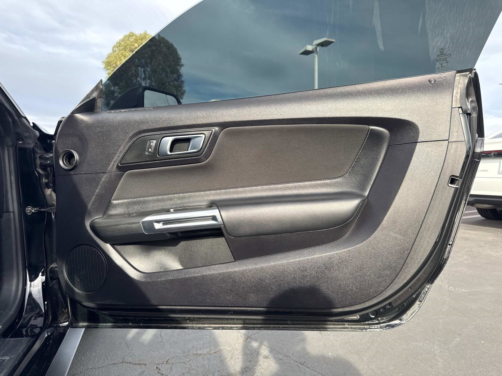 Used 2019 Ford Mustang Coupe image 27