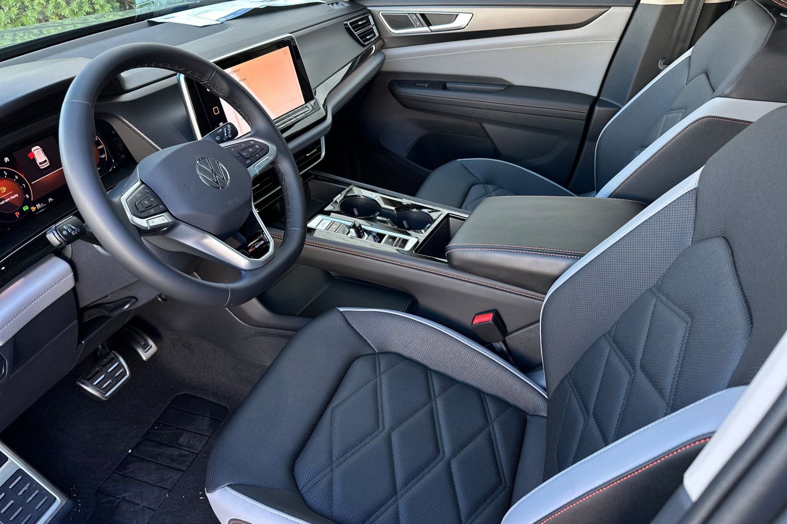 New 2025 Volkswagen Atlas Peak Edition SE image 10