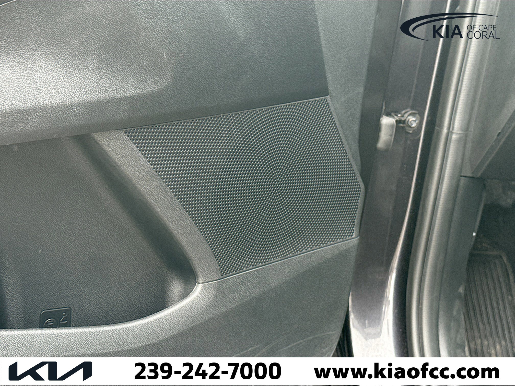 Certified 2025 Kia Sorento S image 24