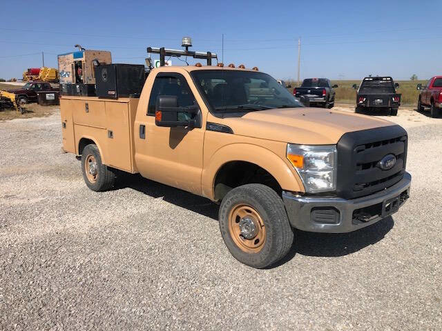 Used 2016 Ford F350 XL image 2