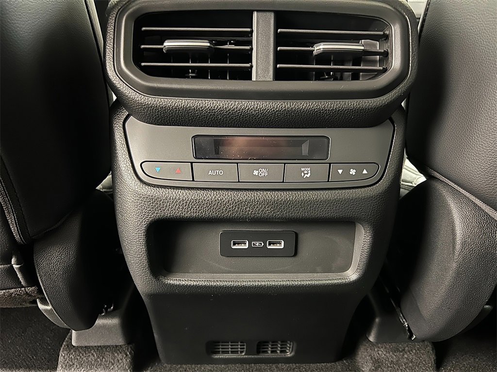 New 2025 Honda Pilot Touring image 28