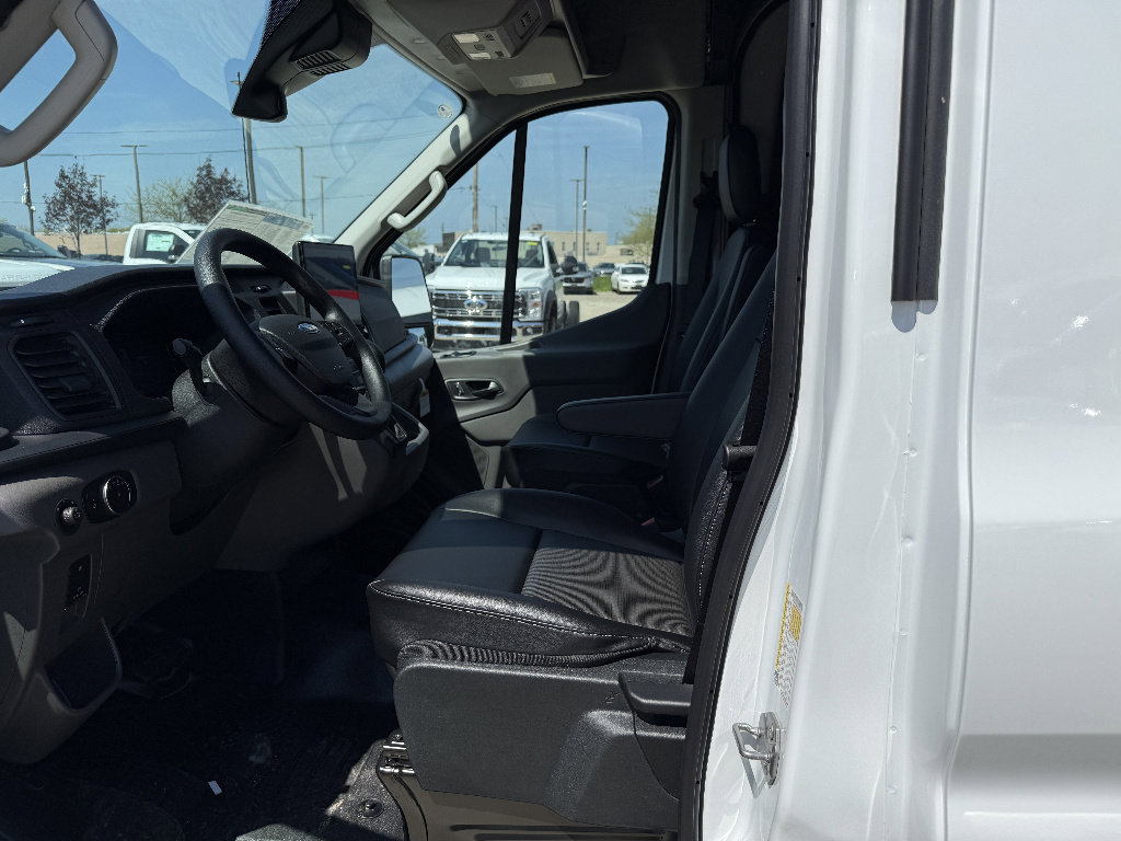 New 2026 Ford Transit 250 148 Medium Roof w/ Load Area Protection Package RWD image 5