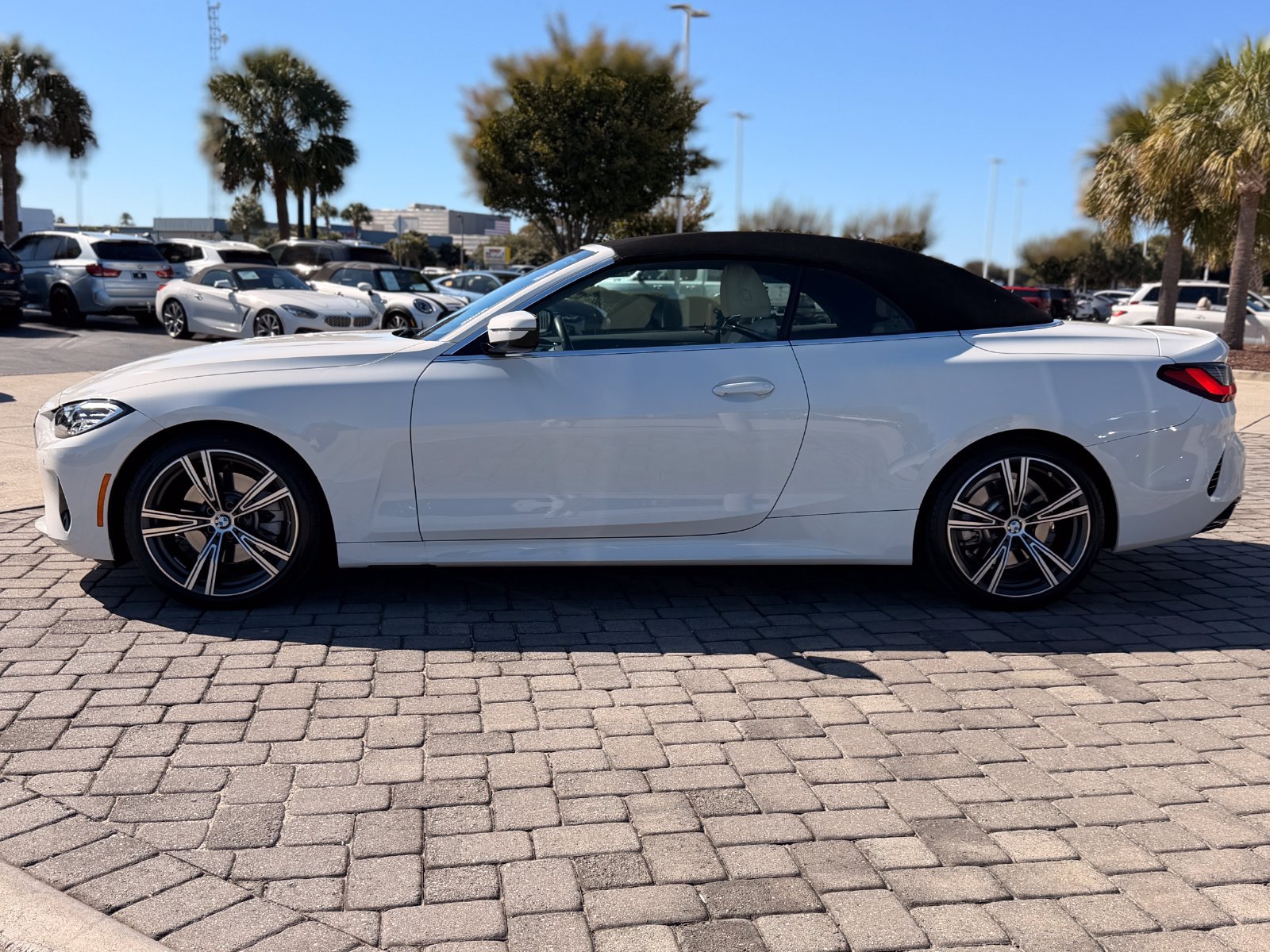 Used 2024 BMW 430i Convertible w/ Convenience Package RWD image 10