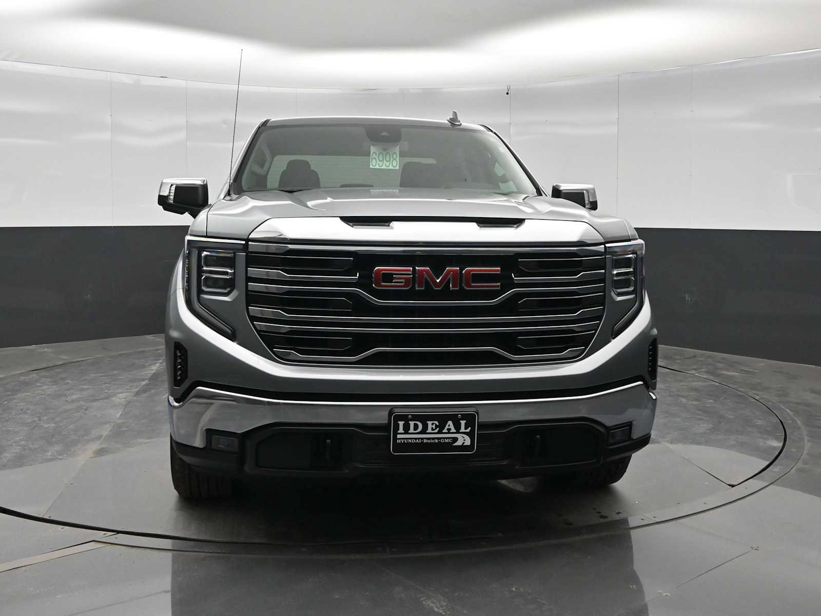 Used 2026 GMC Sierra 1500 SLT AWD/4WD image 2