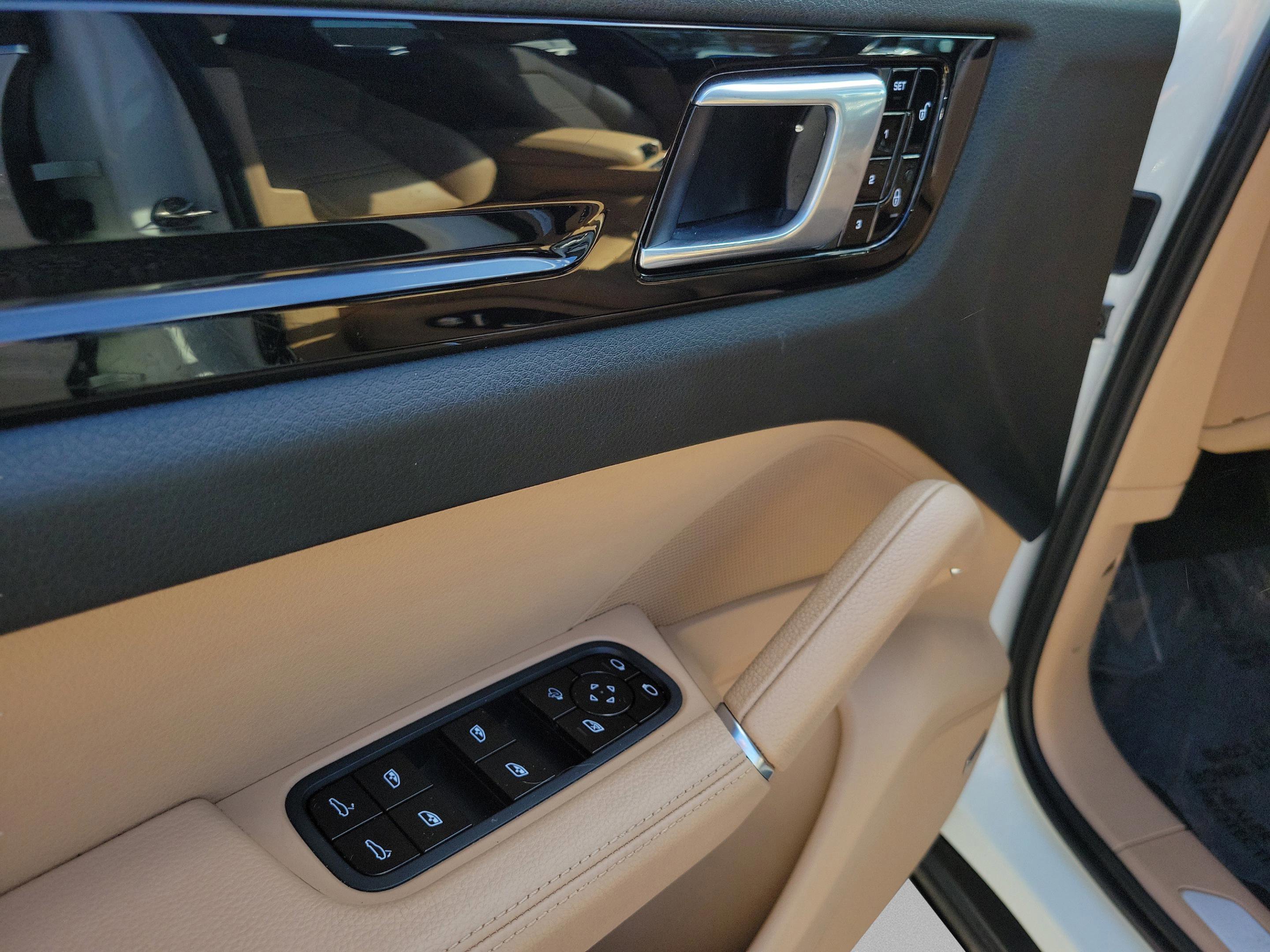 Used 2019 Porsche Cayenne image 15