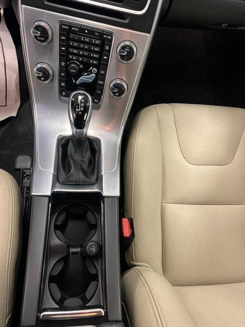 Used 2018 Volvo S60 T5 Inscription AWD/4WD image 9